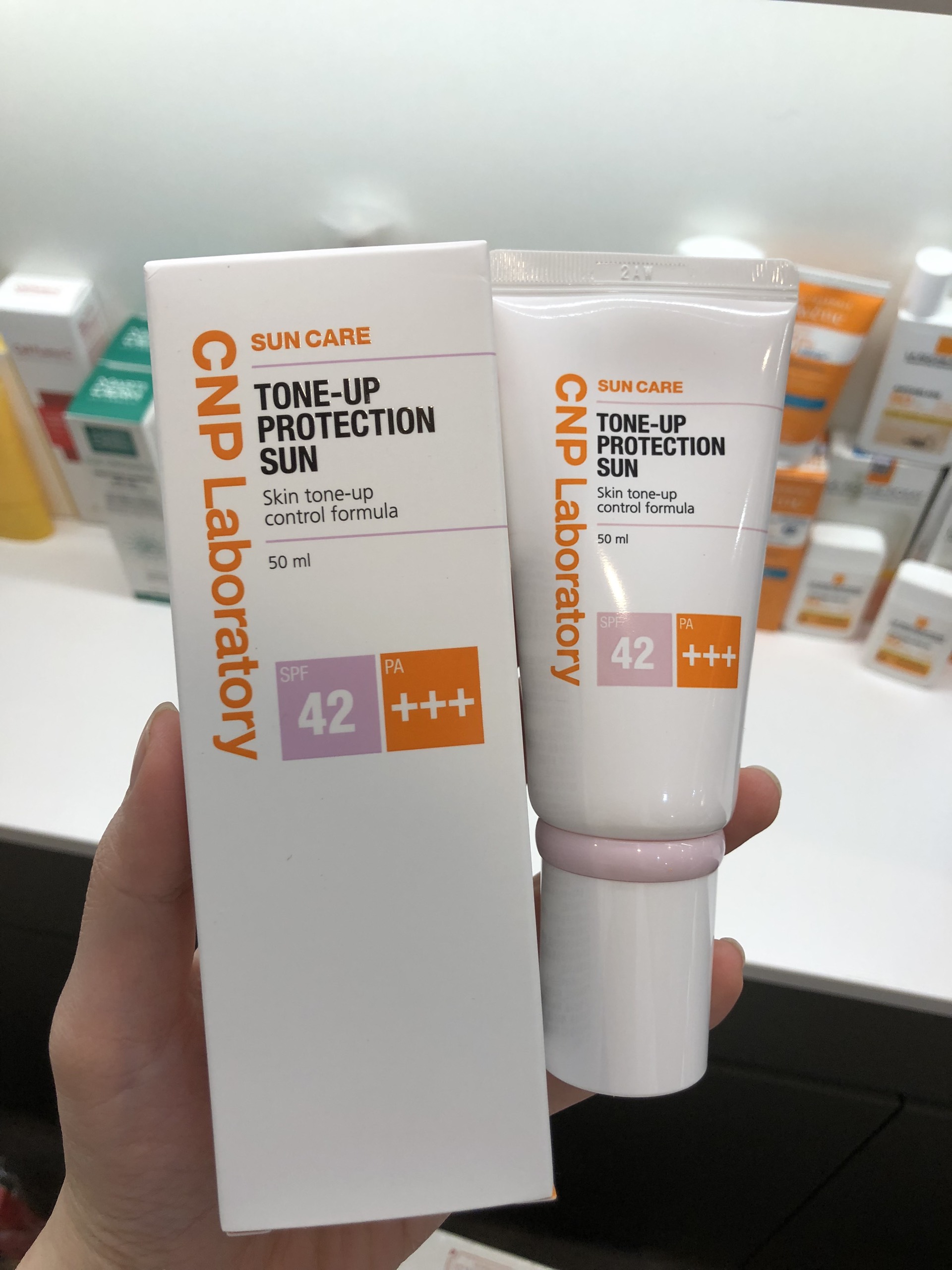 Kcn CNP Laboratory tone up protection 42spf