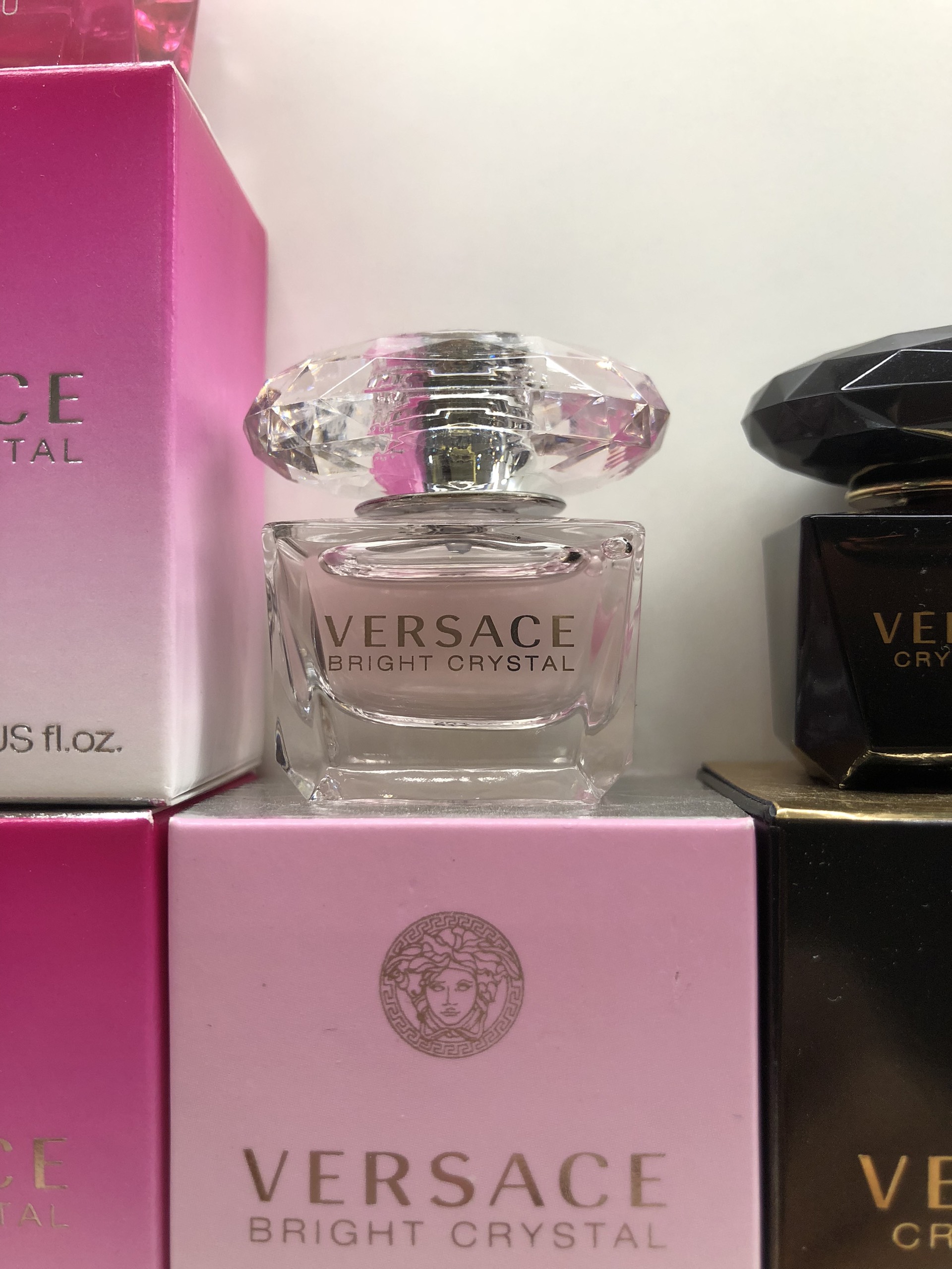 Nước hoa Versace Bright Crystal Eau De Toilette ( hồng nhạt)