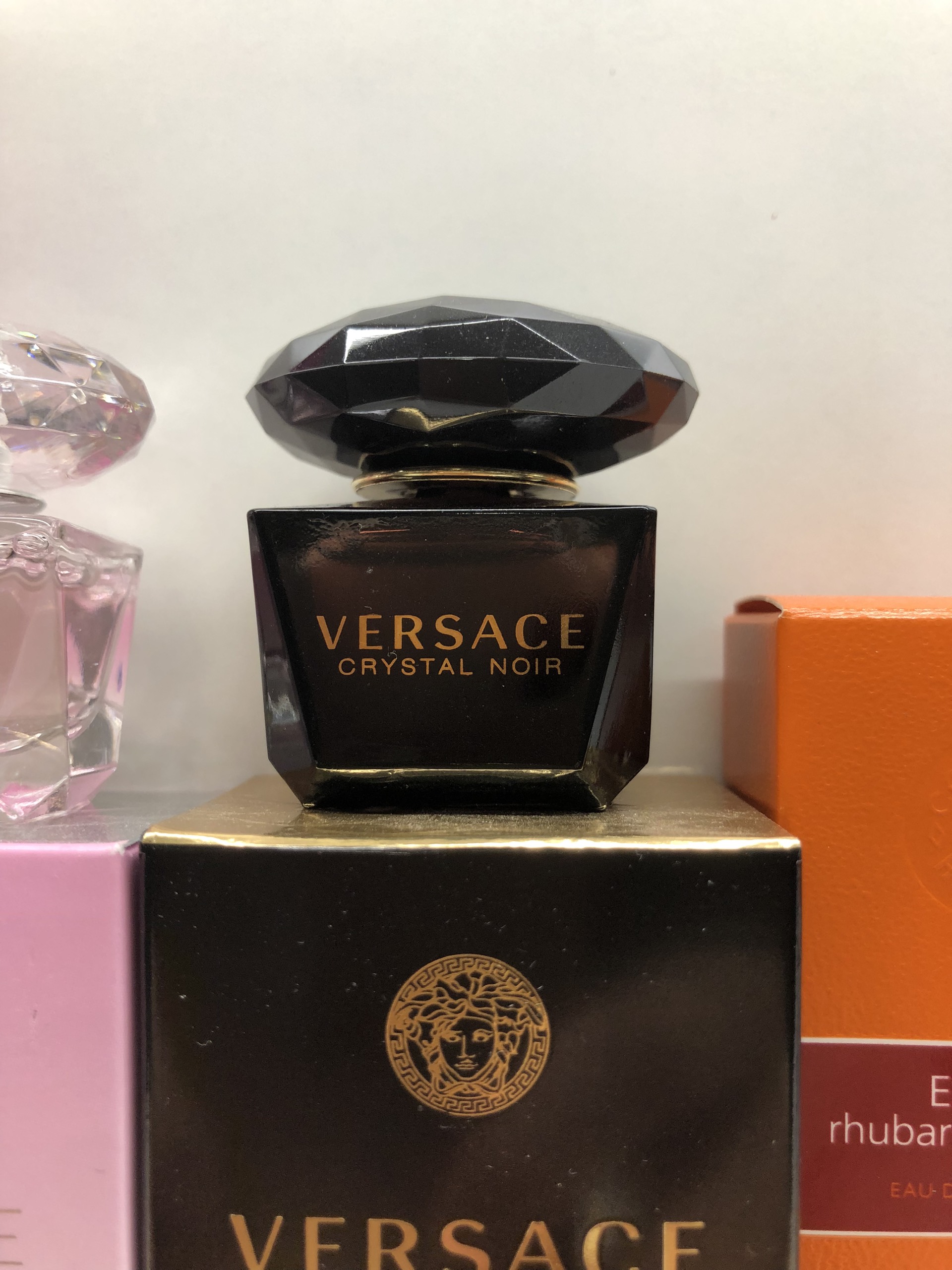 Nước hoa Versace Crystal Noir Eau De Toilette ( đen vàng)