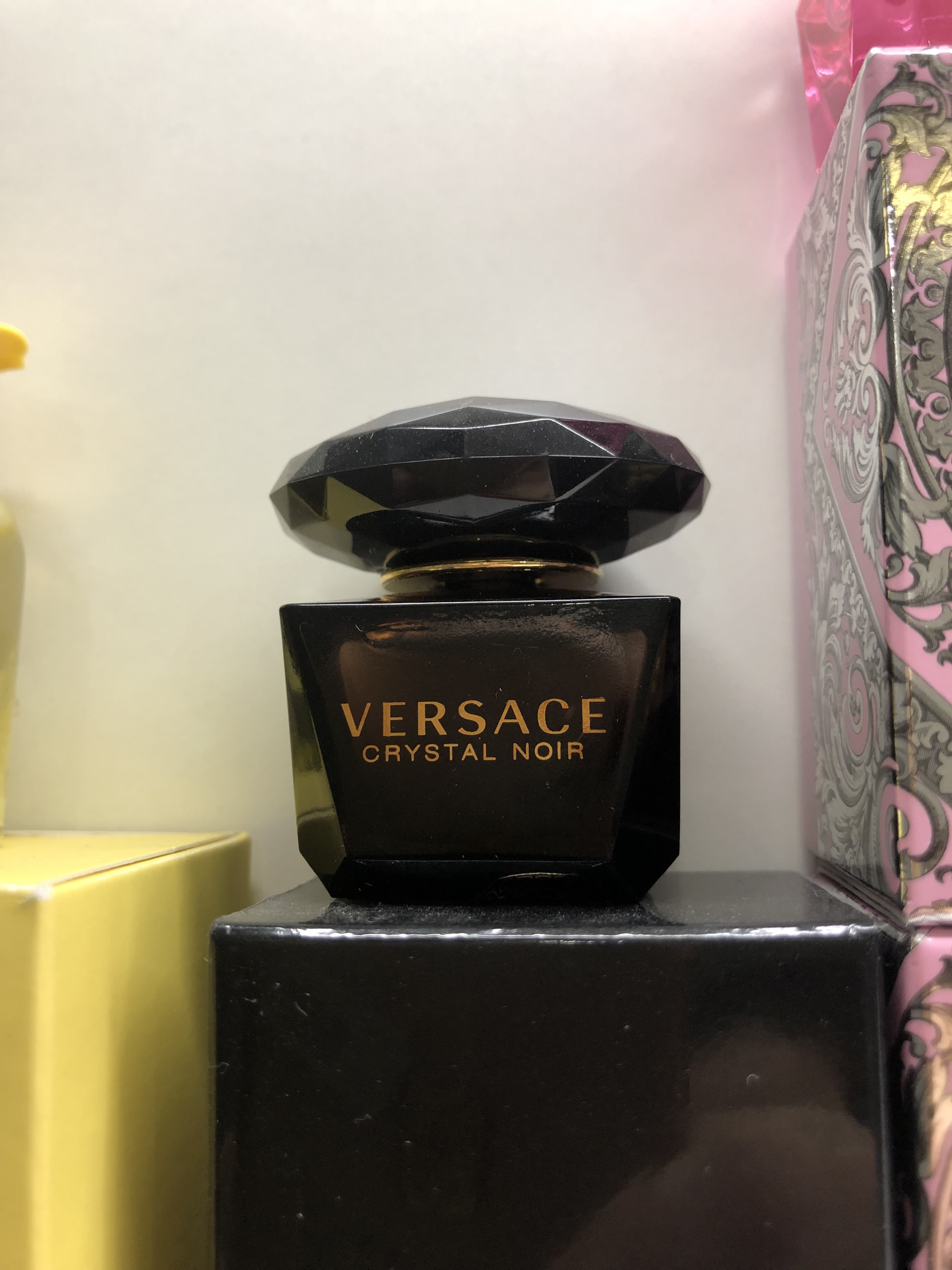 Nước hoa Versace Crystal Noir Eau De Toilette ( đen )